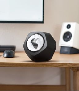 ENCEINTE BLUETOOTH FUTURISTE AVEC FERROFLUIDE